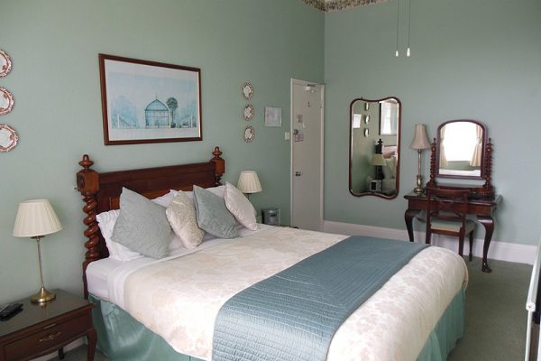 B&B Hotel Torquay With Swimming Pool Seafront/harbour Accommodation